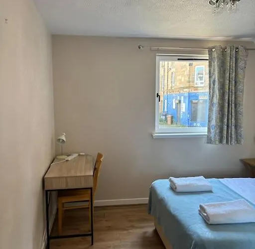 Quiet Central Apartment For Upto 4 People